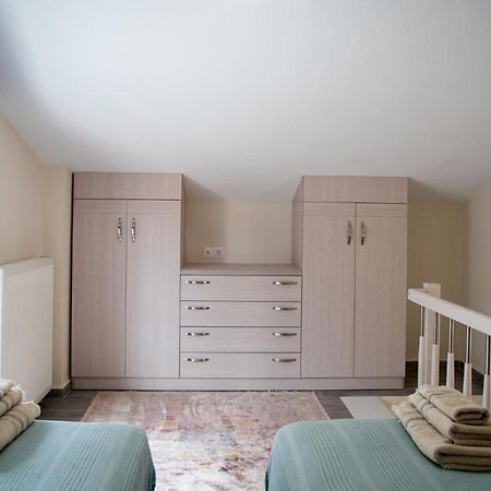 Villa Serafima Nikiti  Eksteriør billede