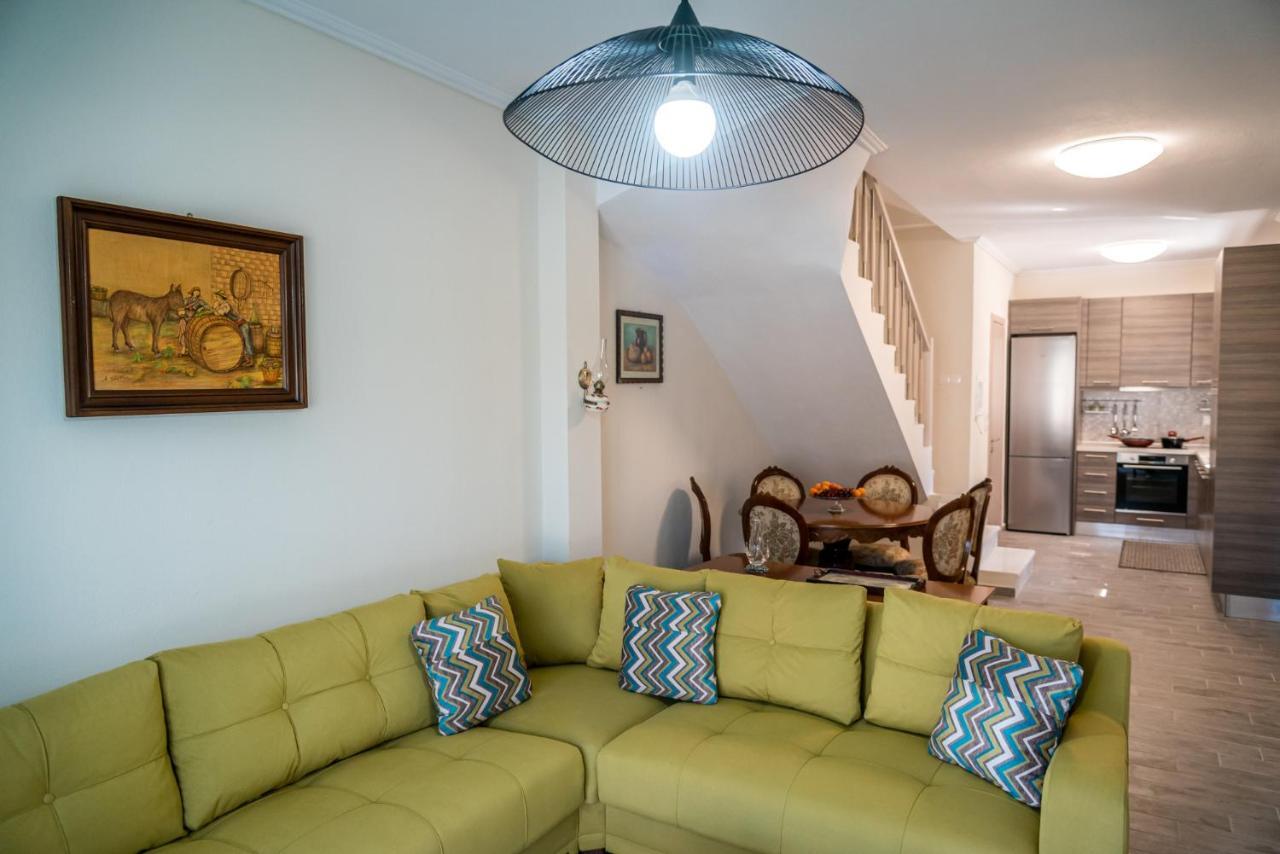 Villa Serafima Nikiti  Eksteriør billede